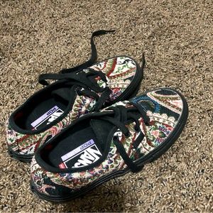SIZE 5 WOMENS VANS